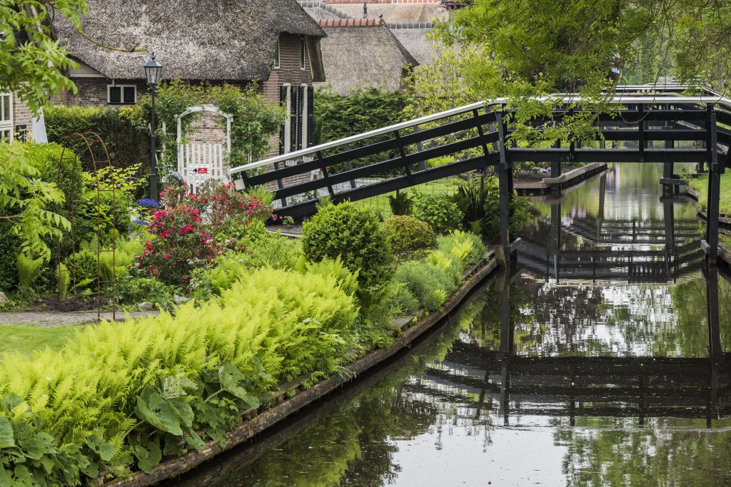 Giethoorn Canal bridges