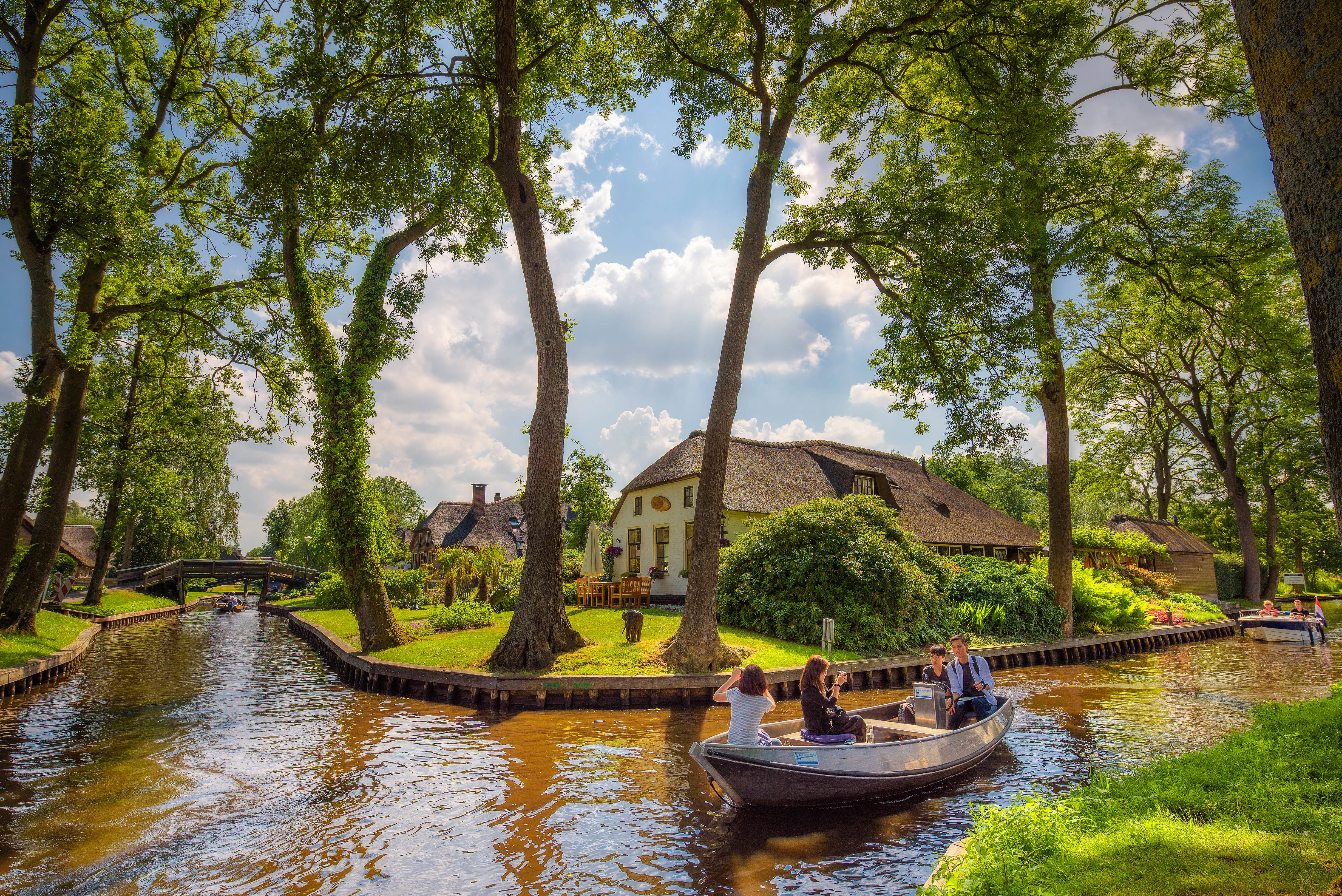 bigstock-Giethoorn-Netherlands
